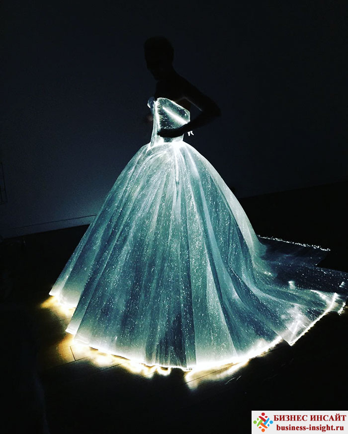 Светящееся платье